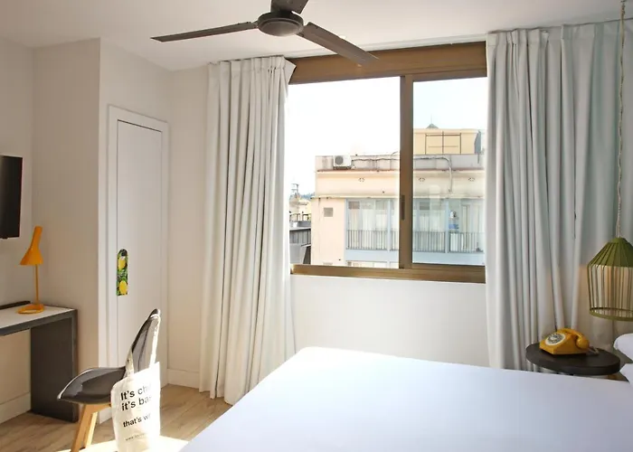 Chic & Basic Lemon Boutique Hotel